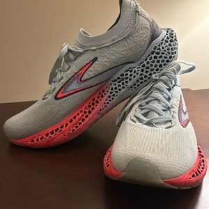 Size 9 men’s brooks exhilarate bl sneakers